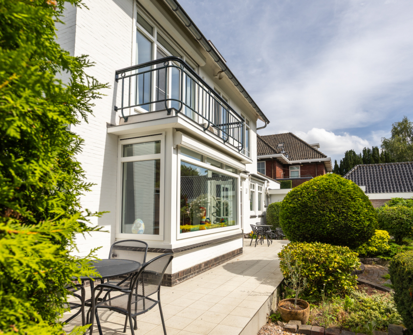 Kunststof kozijnen met erker in Schiedam - Kozijn & Zo